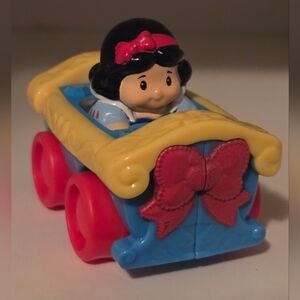 Little People Disney Princess Snow White Wheelie Car